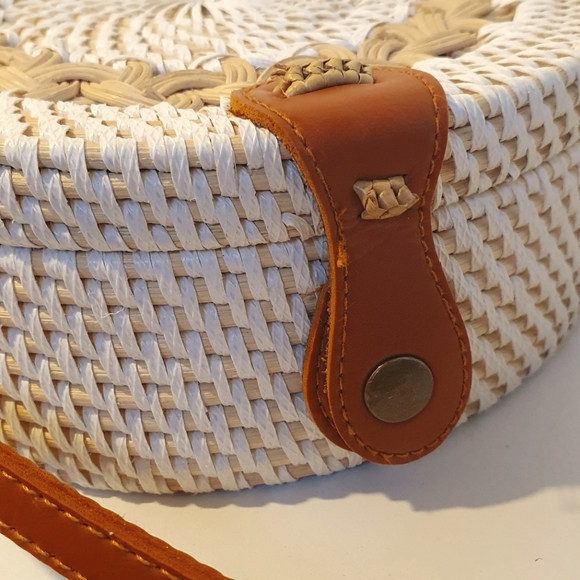 Handwoven Round Rattan Should Bag - Picture 3 of 4